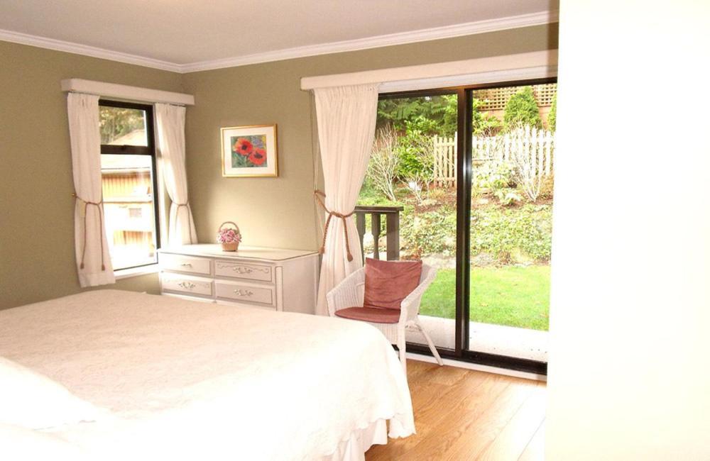Mountain Bed & Breakfast North Vancouver Quarto foto